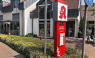 Struck Lichtwerung - Apotheke Pylon Lichtwerbeanlage